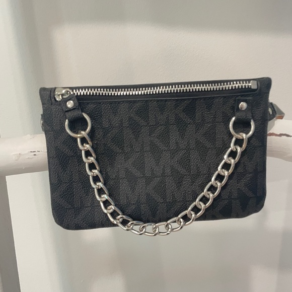 Michael Kors Chain Fanny Pack / NWOT - Picture 5 of 7
